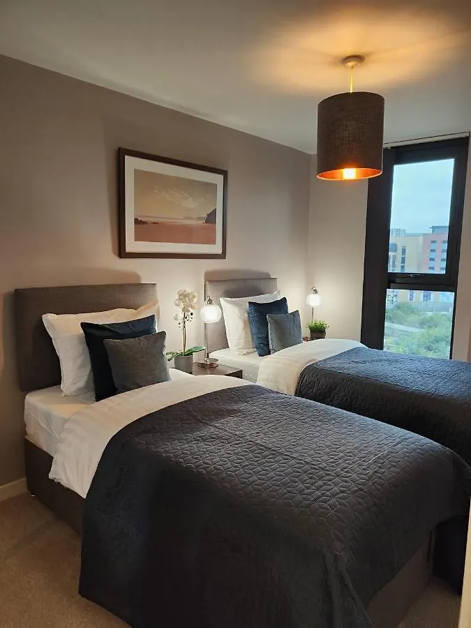 Spacious City Centre 2 Bedroom Apartment Sheffield 0*,