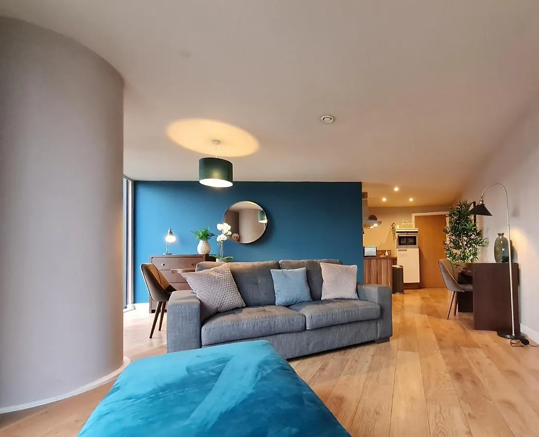 Spacious City Centre 2 Bedroom Apartment Sheffield